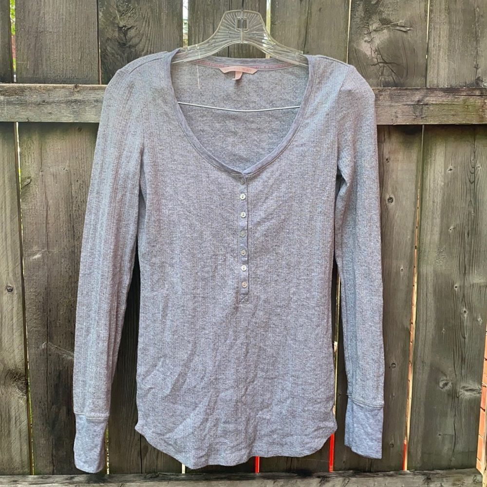 Victoria’s Secret gray shimmer top sz. S